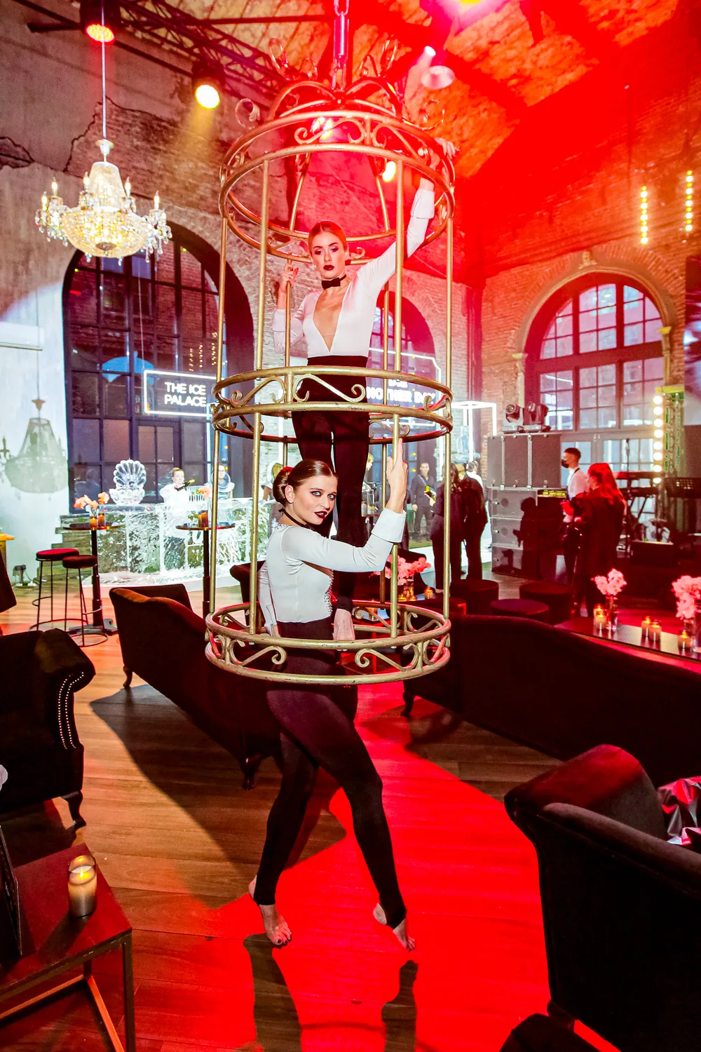 Kings of the night — James Bond party