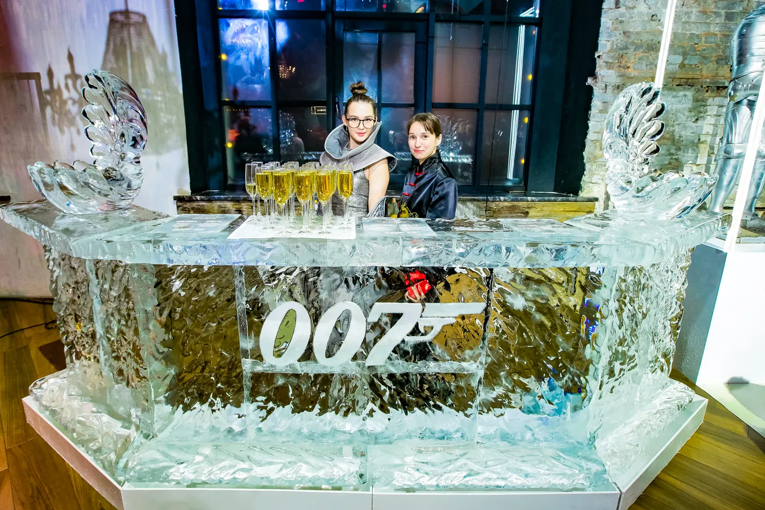 Kings of the night — James Bond party